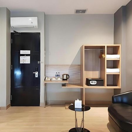 U Stay Hotel Mangga Besar Jakarta Exteriör bild