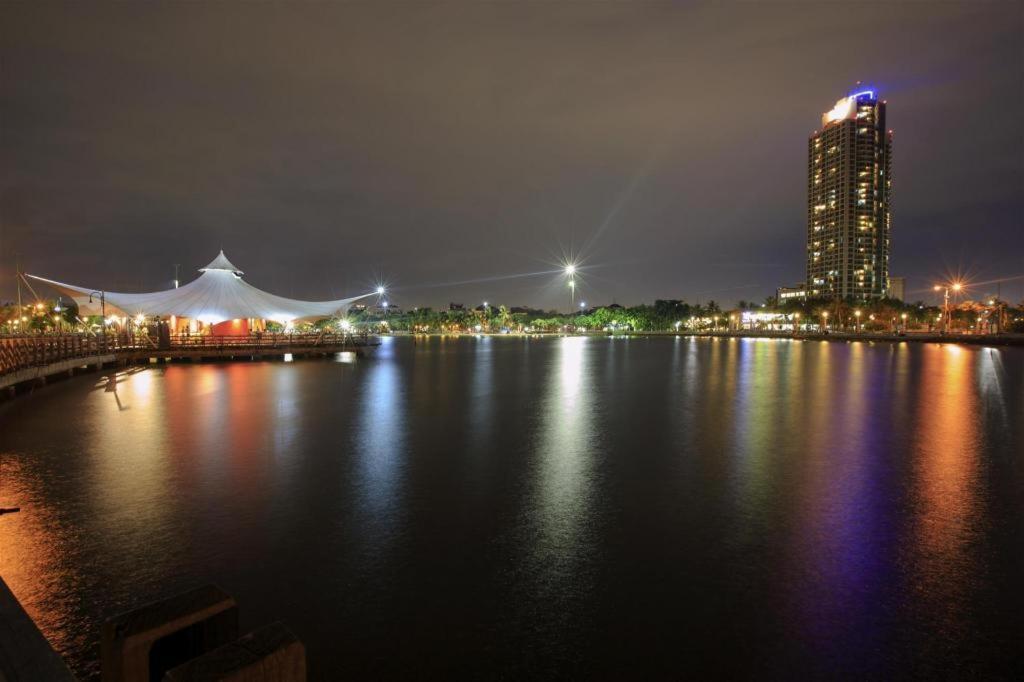 U Stay Hotel Mangga Besar Jakarta Exteriör bild