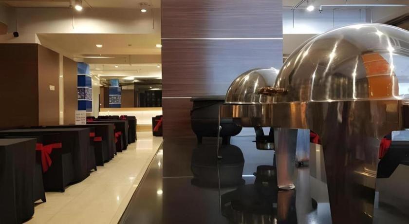 U Stay Hotel Mangga Besar Jakarta Exteriör bild