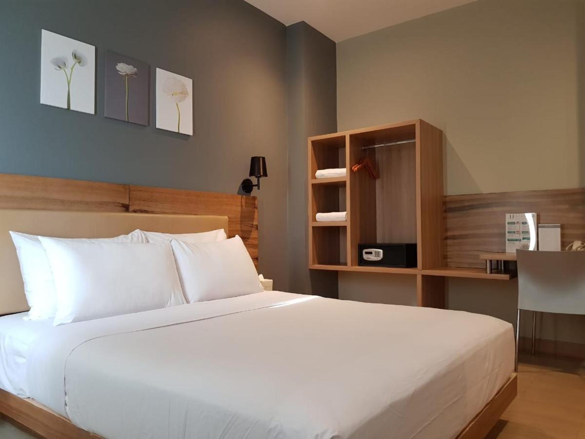 U Stay Hotel Mangga Besar Jakarta Exteriör bild